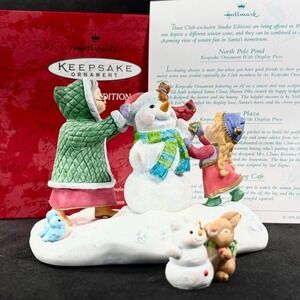 Hallmark 1999 Keepsake SNOWY PLAZA Ornament Display Piece KOCC Exclusive Edition